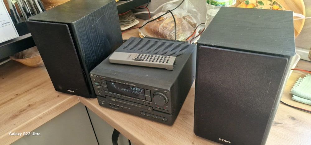 Micro sistem SONY mhc-1600 cu boxe și telecomanda