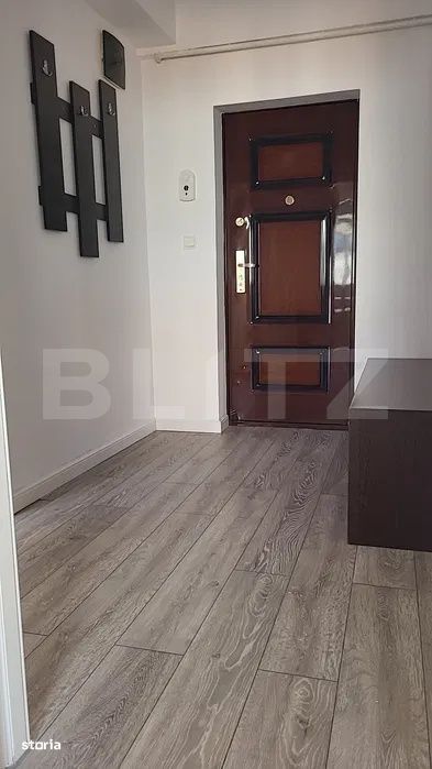 Apartament cu 1 camera, 37 mp, etajul 3, balcon, zona Florilor