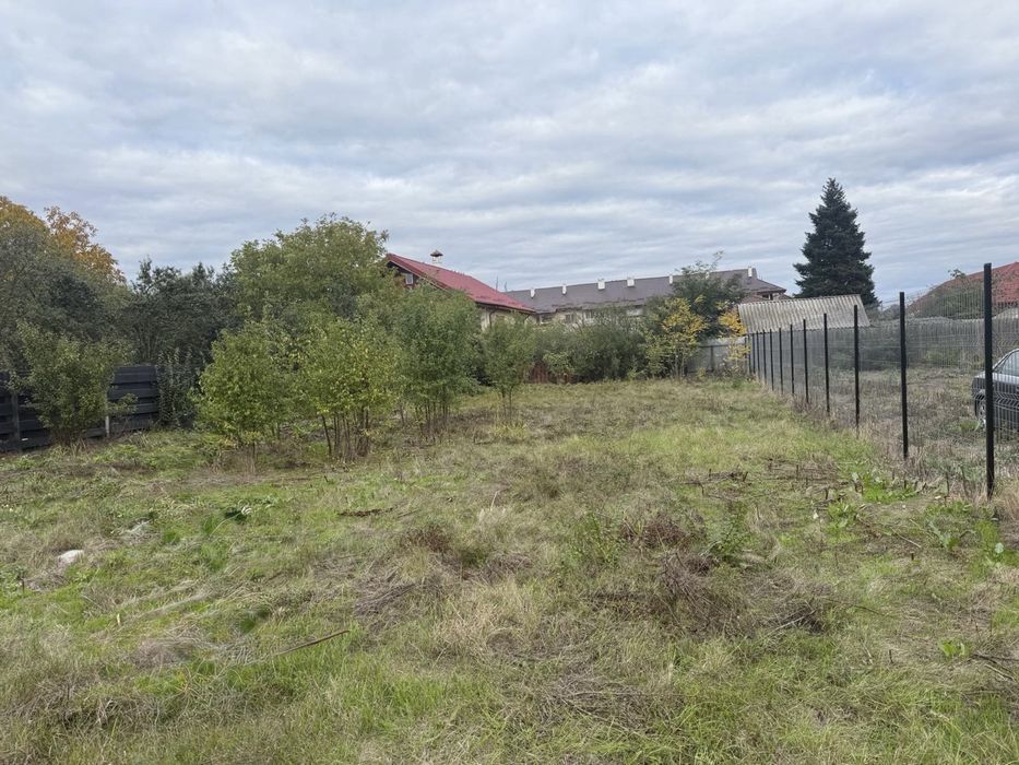 Teren Balotesti central - stradal - toate utilitatile - 700 mp