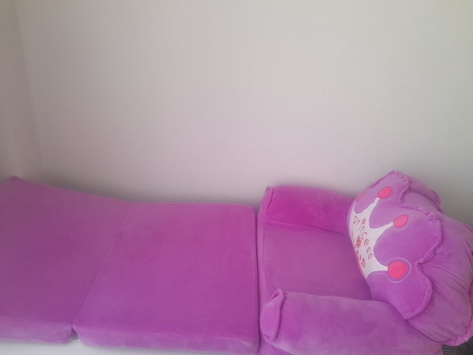 Продам детское кресло для девочки