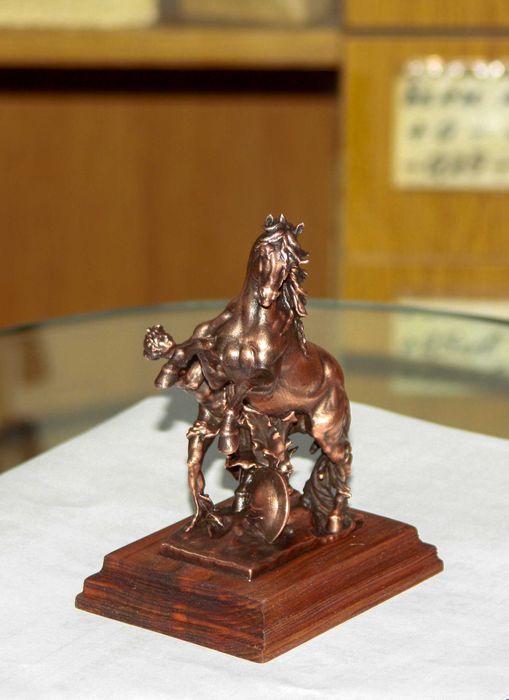 Статуетка-сувенир "Кон и ездач". Медна галванопластика.