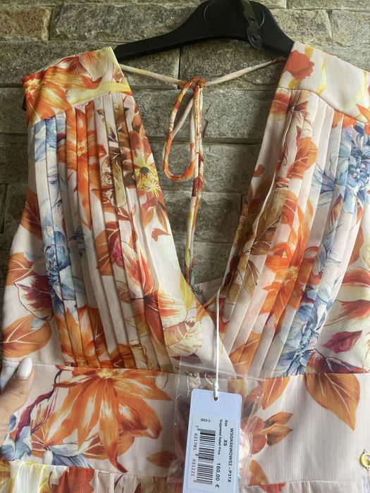 Намалена Guess нова оригинална рокля