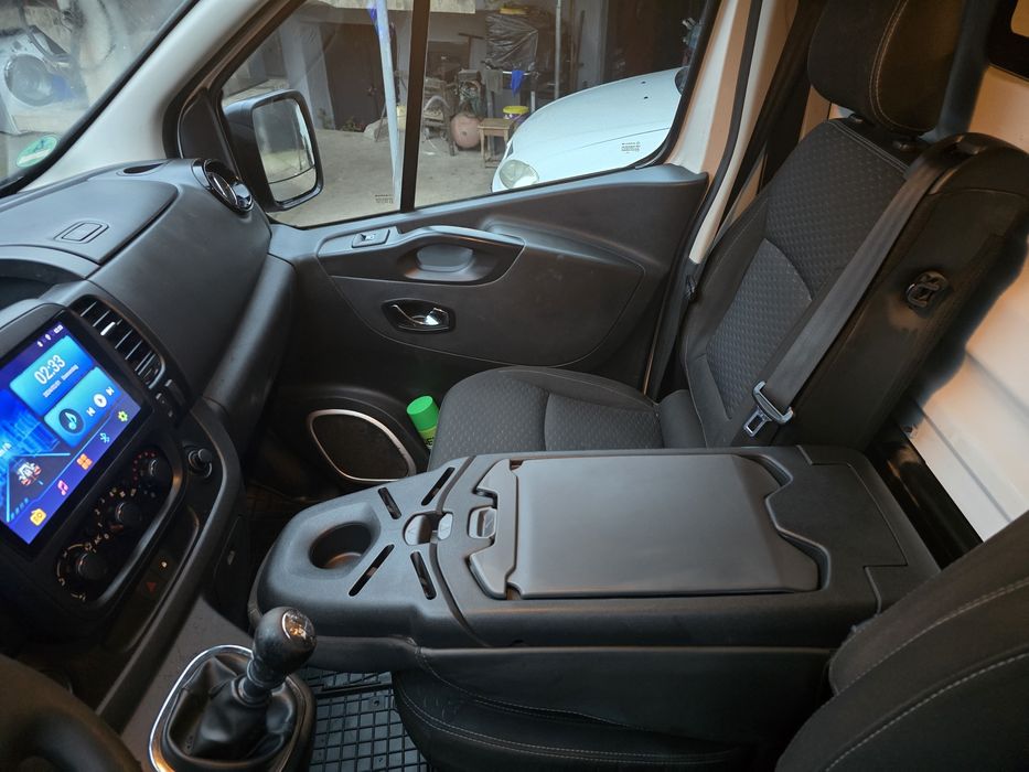 Opel vivaro anul  2017 1.6