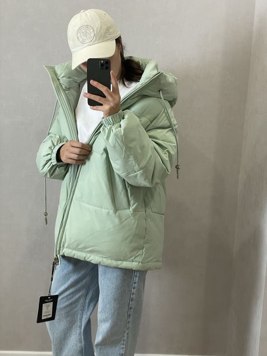Продам зимнюю куртку 25000