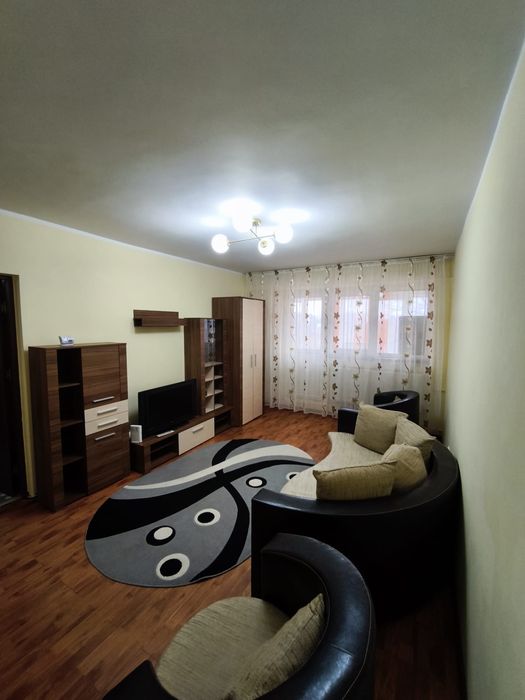 Închiriez apartament cu 2 zona Potcoava de aur ,BR-uri