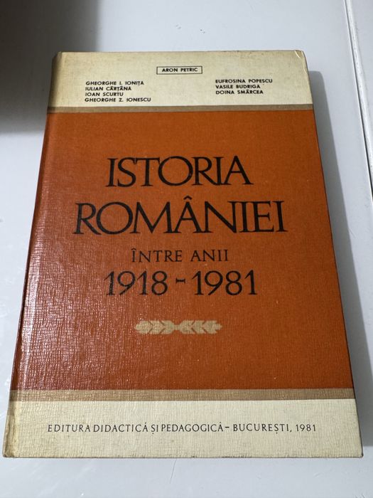 Vand carti de istorie,