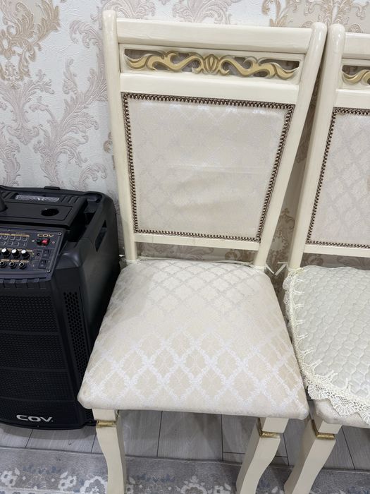 Продам стуля  8000 тг.