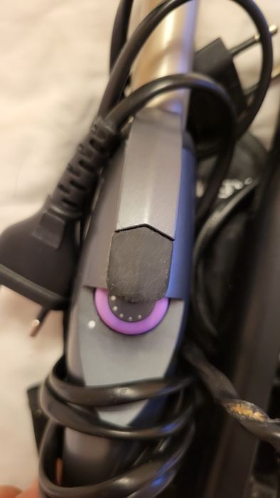 Преса за коса и маша за коса.