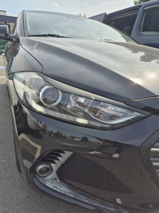 De vanzare Hyundai Elantra 1.6 MPi Highway 2017 Benzina Manuala culoare negru | Unic Proprietar | 2 Seturi Jante + Anvelope