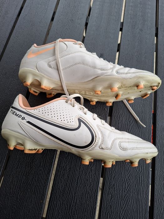 Ghete fotbal Nike Tiempo