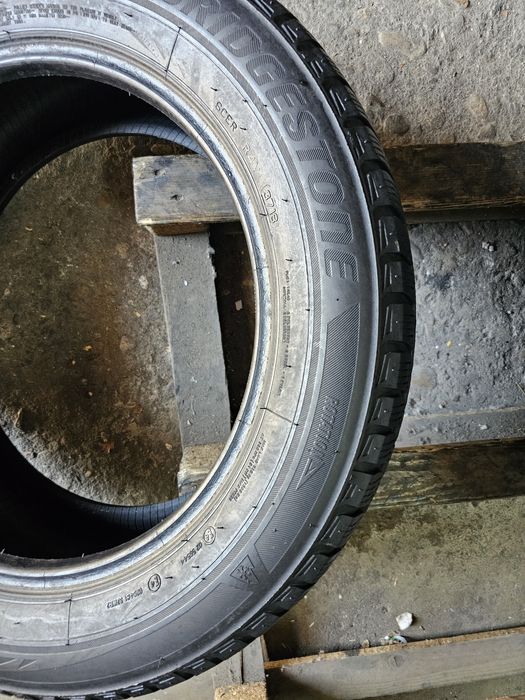 2 anvelope iarna 215 60 17 Bridgestone