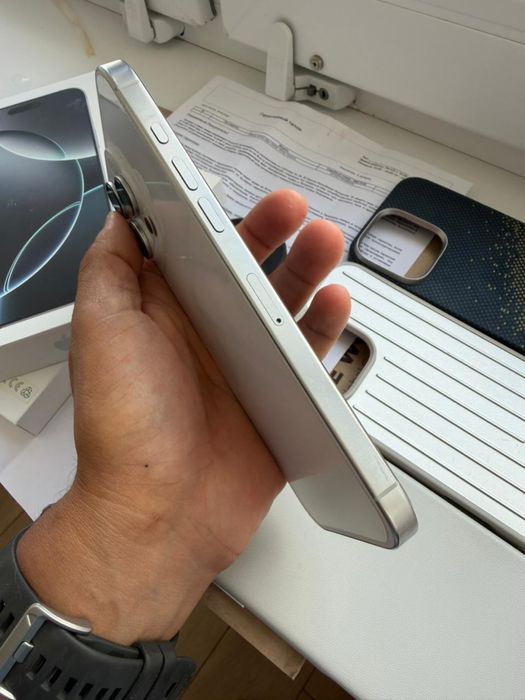 iPhone 16 Pro Max 256 GB — Идеальное состояние