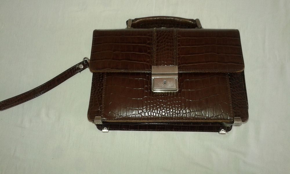 Продам Портфель Барсетку