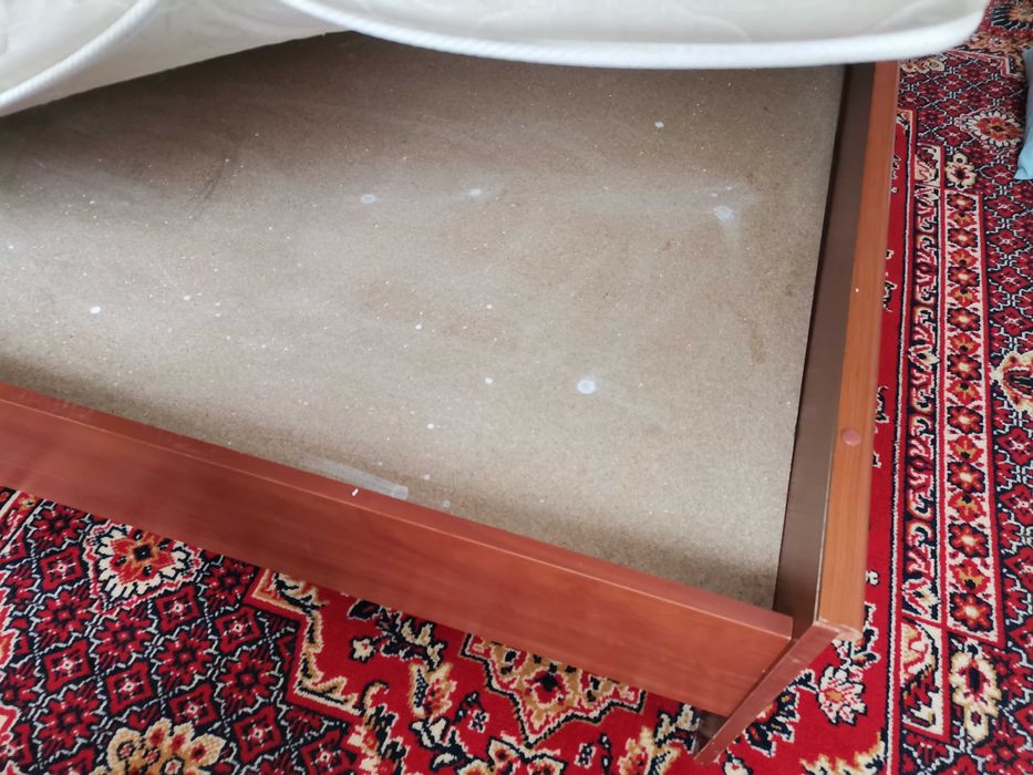 Кровать двуспальная