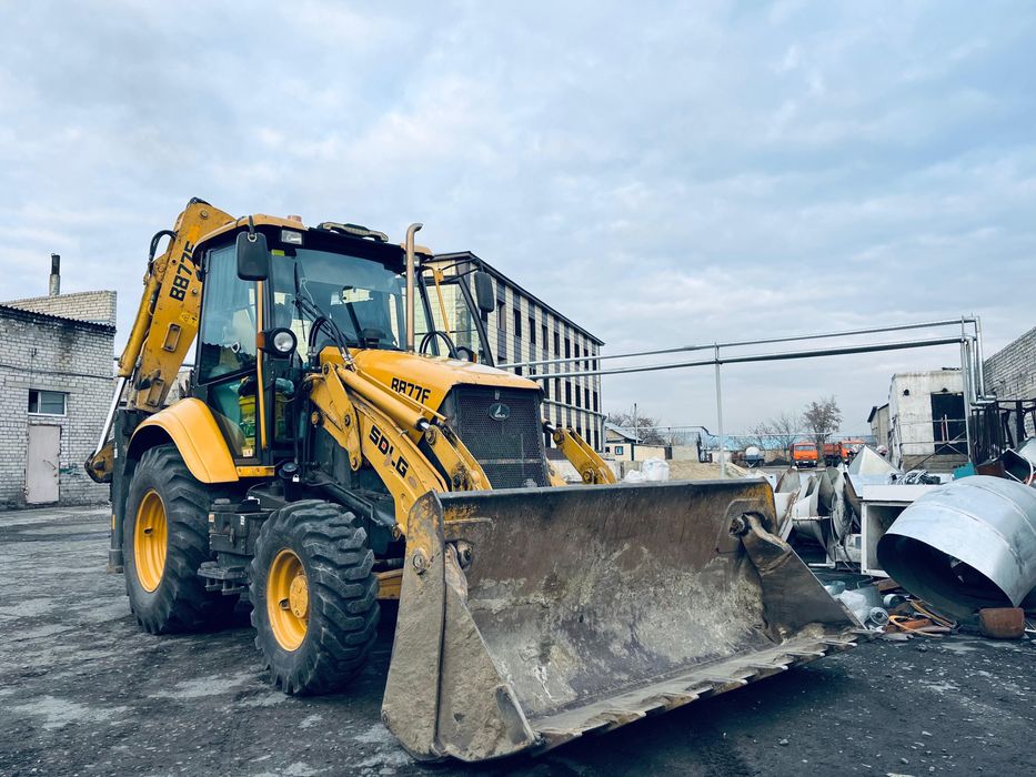 Сдам в аренду экскаватор погрузчик