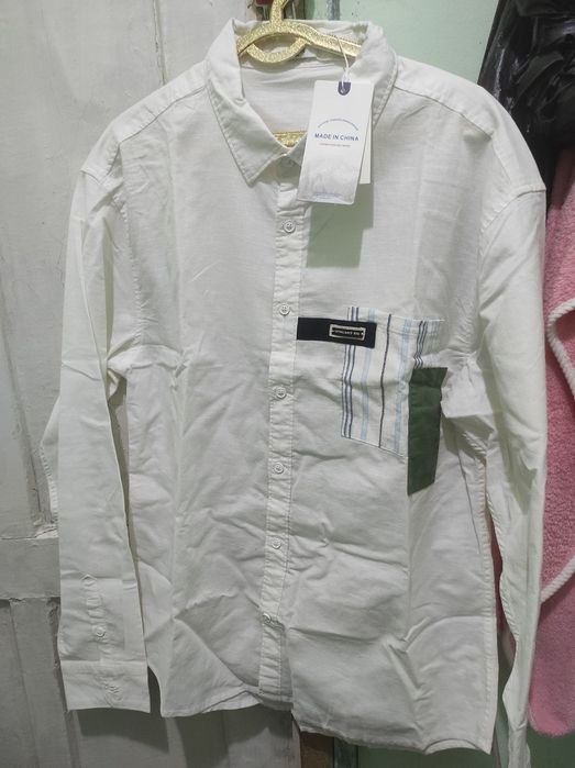 Erkaklar kiyimi sotiladi