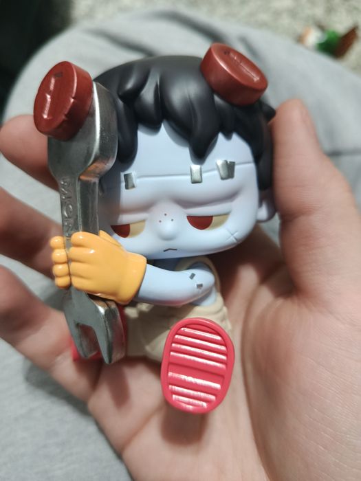 Продаю срочно фигурку