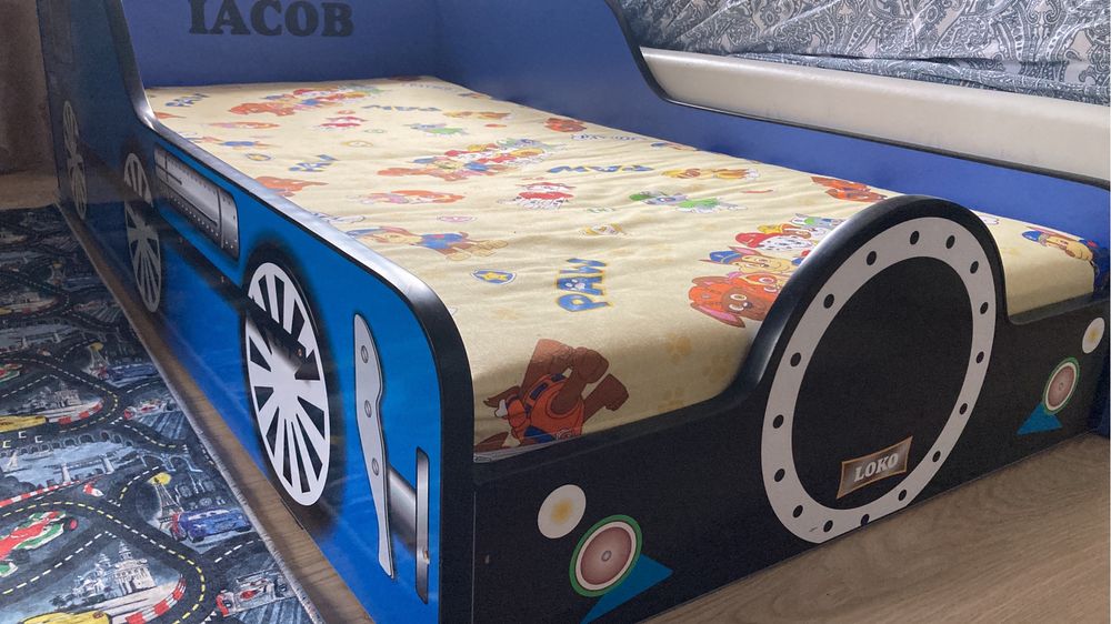 Nou, neutizalat!!! Patut copii forma tren facut la comanda 160x90 cm