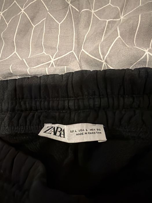 Pantaloni de trening de la zara usor utilizati