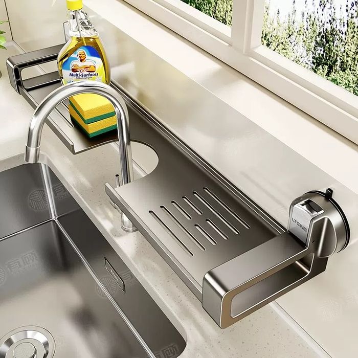 Полка над раковинной