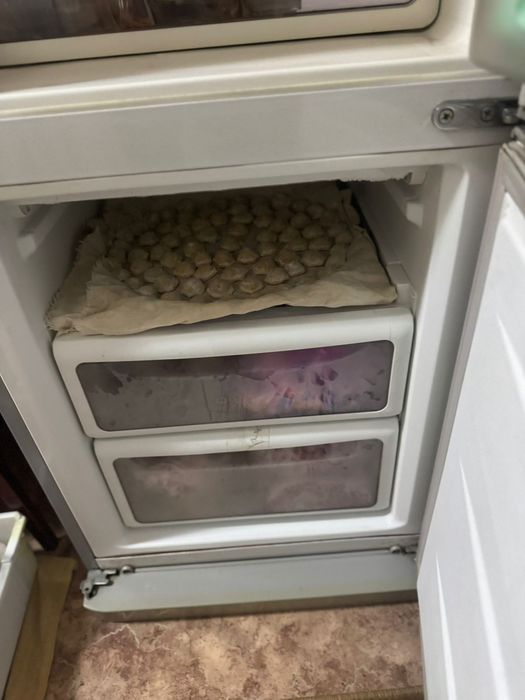 Срочно!Продам холодильник LG