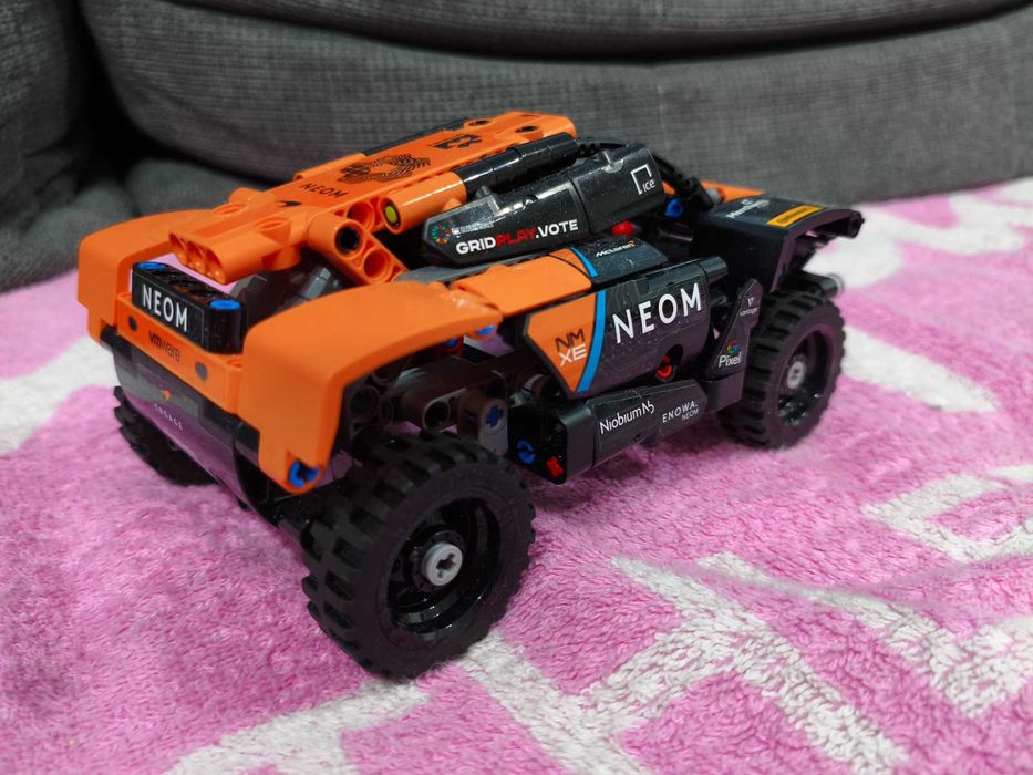 LEGO Technic NEOM McLaren Extreme E Race Car 42166 7+ masina de curse