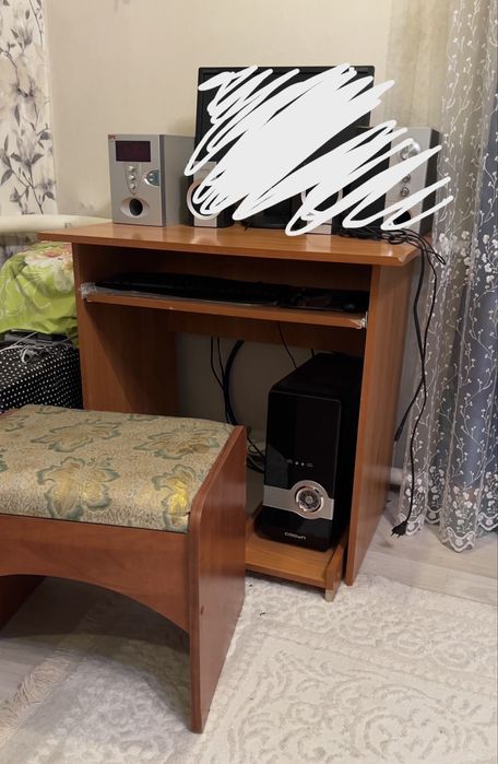 компьютерный стол, стул, системный блок, ИБП, клавиатура