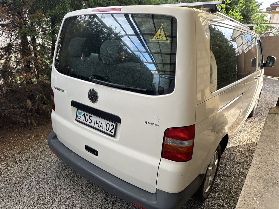 Продам Volkswagen Caravella-Transporter