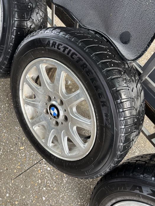 Продам диски R16 вместе с резиной на бмв