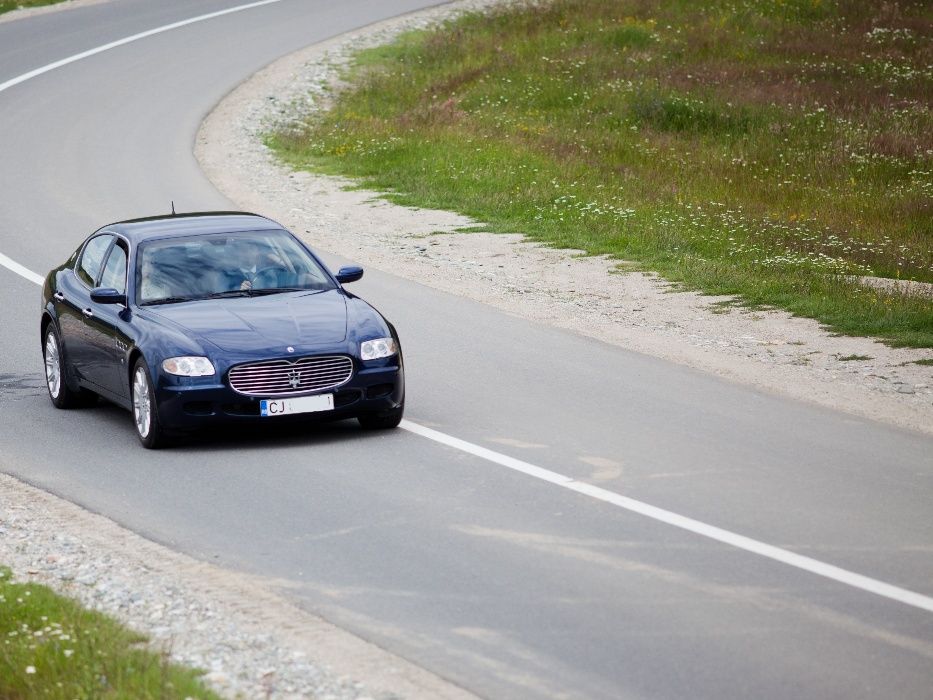 Închiriez Maserati Quattroporte limuzina de lux pentru evenimente