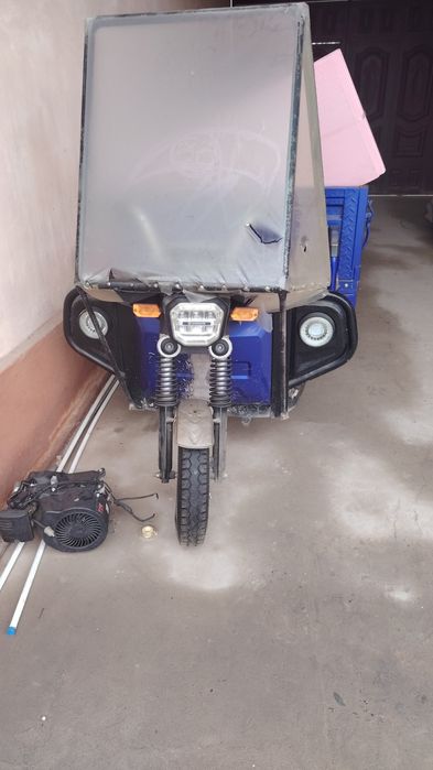 Электромобиль muravey