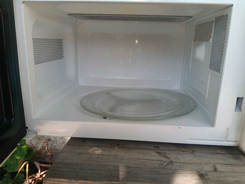 Микровълнова фурна Neo