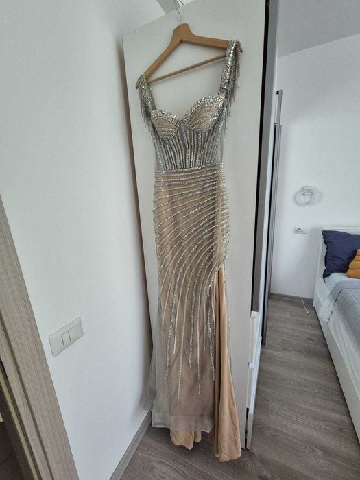 Rochie Ylenne – stare impecabilă – 900 lei (negociabil)