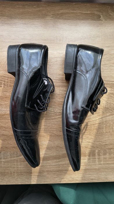Pantofi eleganți barbatesti