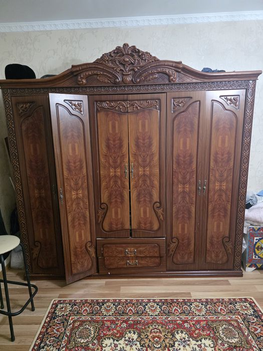 Спальный гарнитур