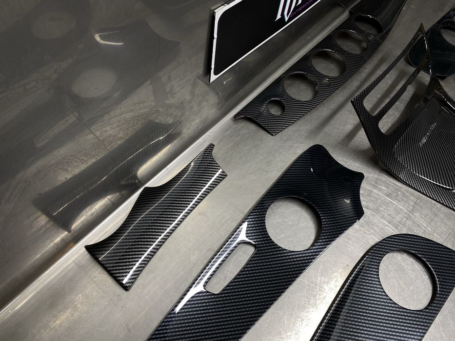 Централна карбонова конзола (хидрографика) C W205 GLC X257 E W213 X238