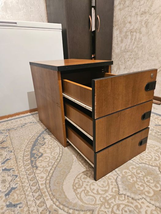 Тумба тумьочка продаю срочно