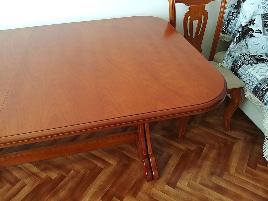 Стол гостевой малайзия