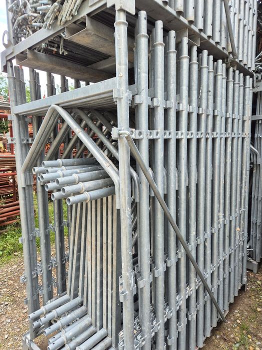 De Închiriat schela metalică