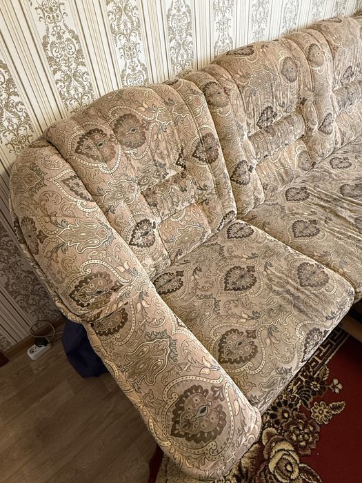 Продам диван угловой с креслом