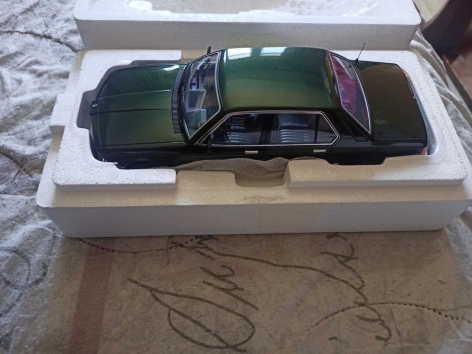 BMW E23 733i 1/18 1977г./тъмнозелен металик/KKscale 1 of 1000