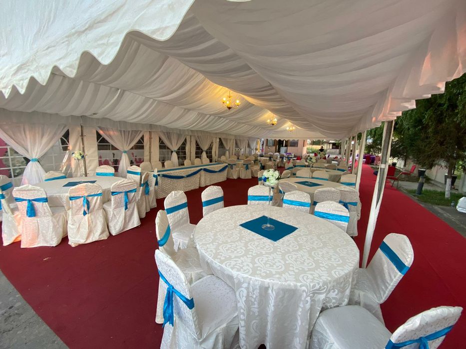 Cort mese aranjamente evenimente