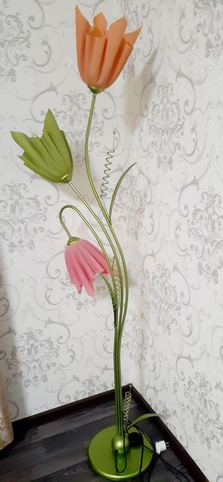 Продаётся оригинальный торшер