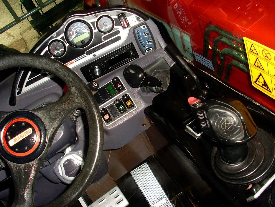 Телескопический погрузчик Manitou MT 732