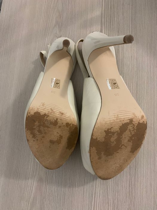 Sandale Guess marimea 36