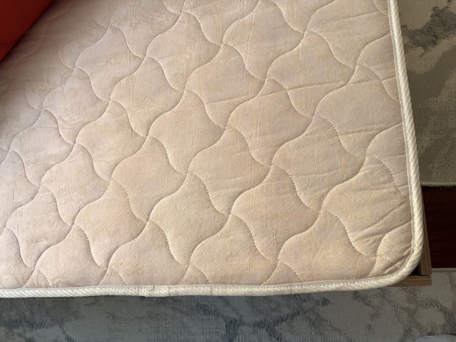 Кровать двухспальная