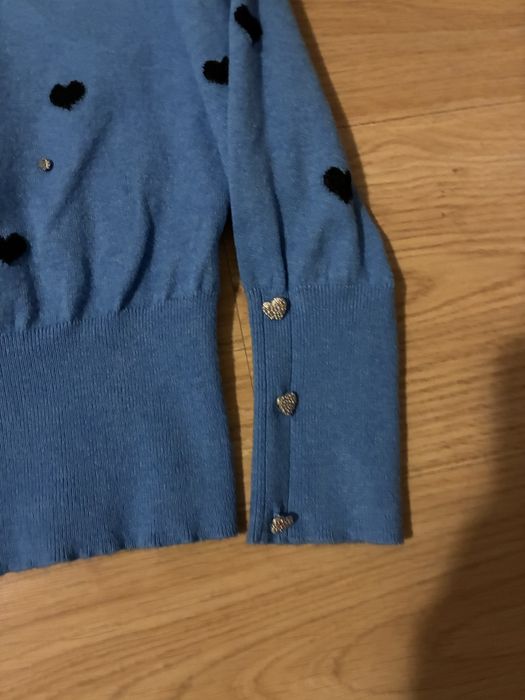 Дамска блуза синя с камъни и сърца