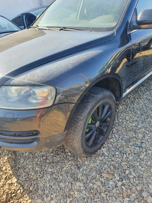 Dezmembrez Vw Touareg an 2006 motor 3.0 tdi v6 224 cp Bks portiera stanga fata radiator intercooler suport far roata rezerva slim set jante parbriz