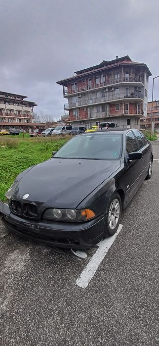 Продавам бмв е39 цяло или на части