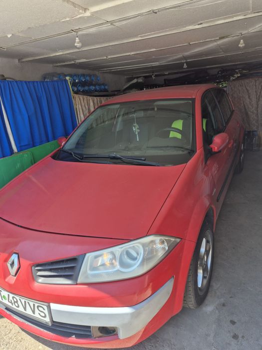 Vand masina pentru munca foarte intretinuta si merge foarte bine cu proba Renault megane benzina itp si asigurare valabila!!